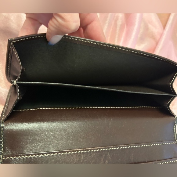 Gucci Brown and Tan Wallet with Iconic Monogram - Picture 11 of 16